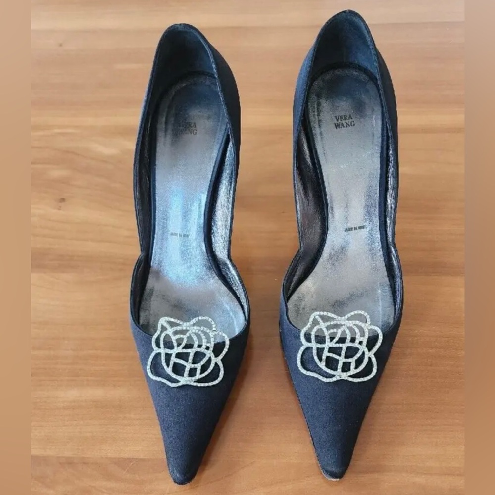 VERA WANG Black Satin Stiletto Heel w/Rhinestone Flower Embellishment Size EU40